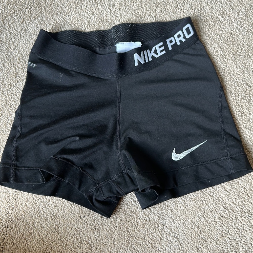 Black Nike Pros